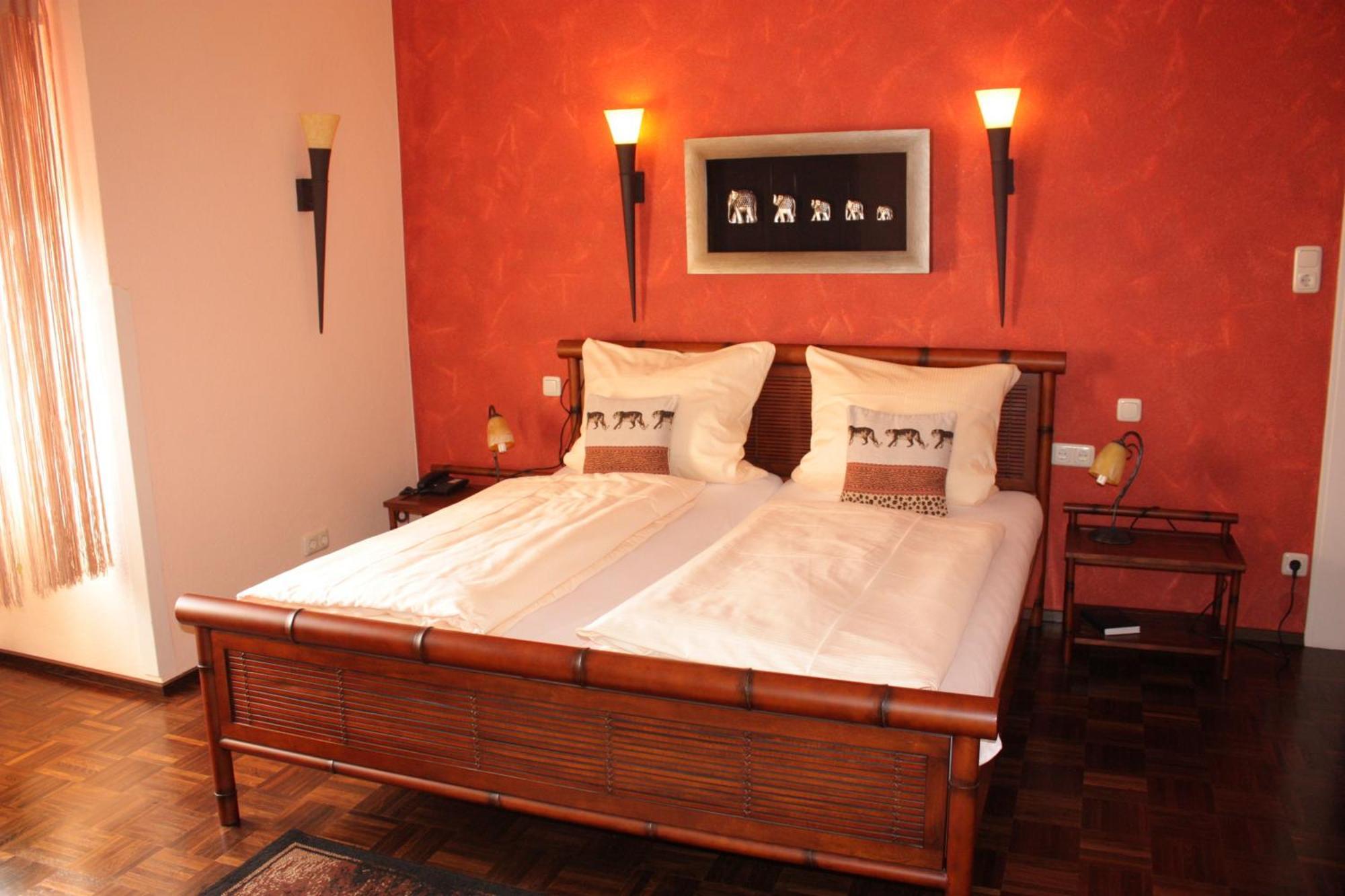 Rhoen Hotel Waldcafe St. Georg 스타츠바드브루케나우 객실 사진