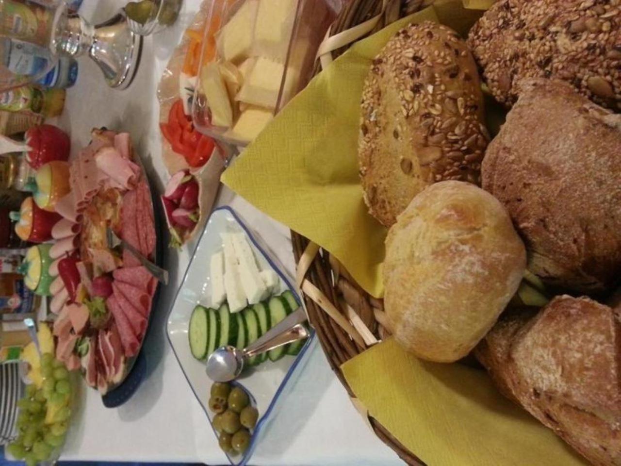 Rhoen Hotel Waldcafe St. Georg 스타츠바드브루케나우 외부 사진