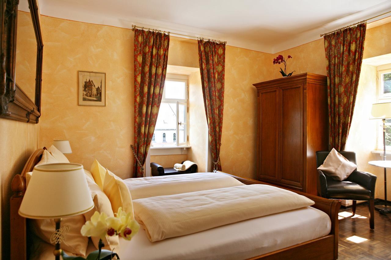 Rhoen Hotel Waldcafe St. Georg 스타츠바드브루케나우 외부 사진