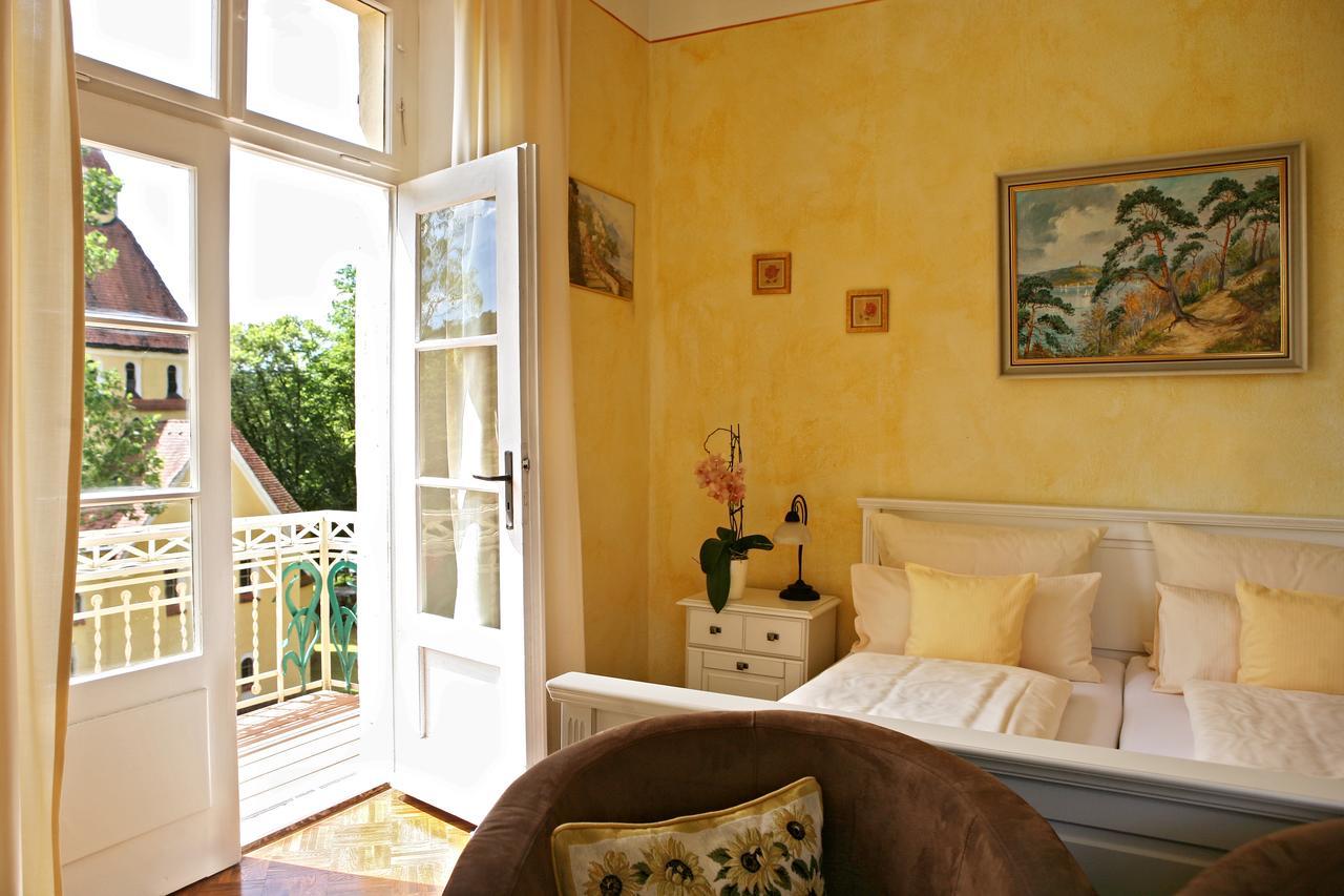 Rhoen Hotel Waldcafe St. Georg 스타츠바드브루케나우 외부 사진