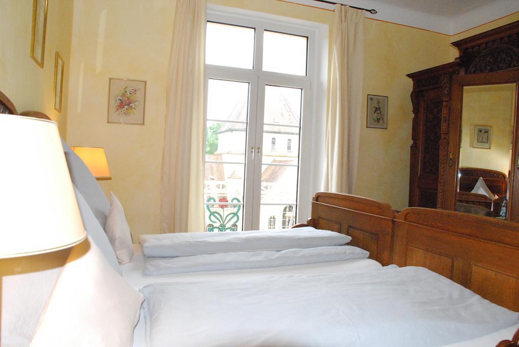 Rhoen Hotel Waldcafe St. Georg 스타츠바드브루케나우 외부 사진