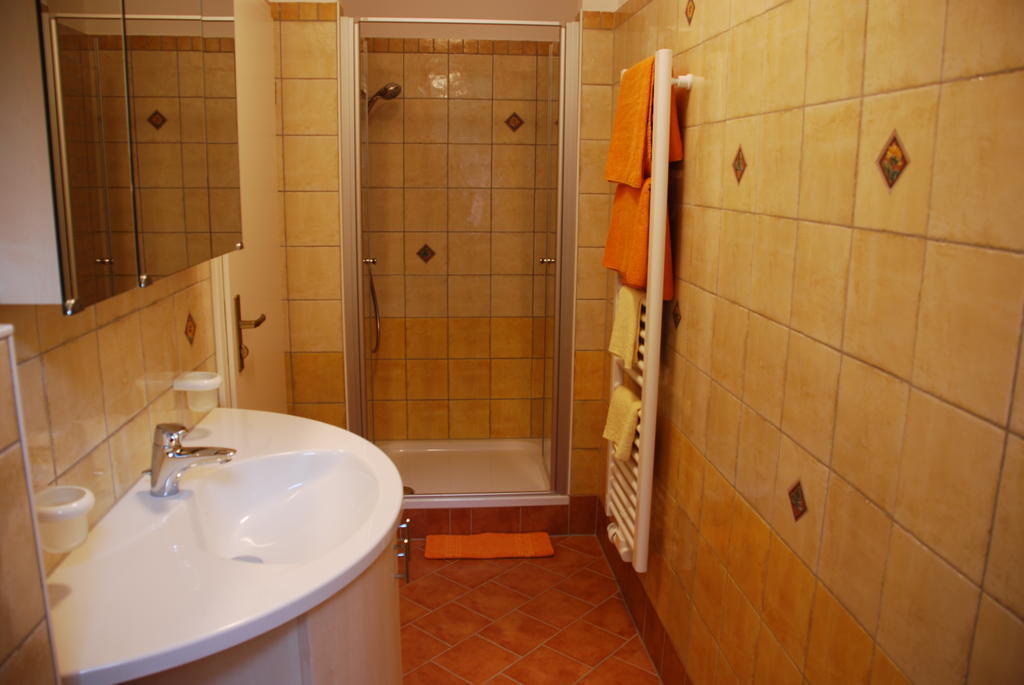 Rhoen Hotel Waldcafe St. Georg 스타츠바드브루케나우 객실 사진